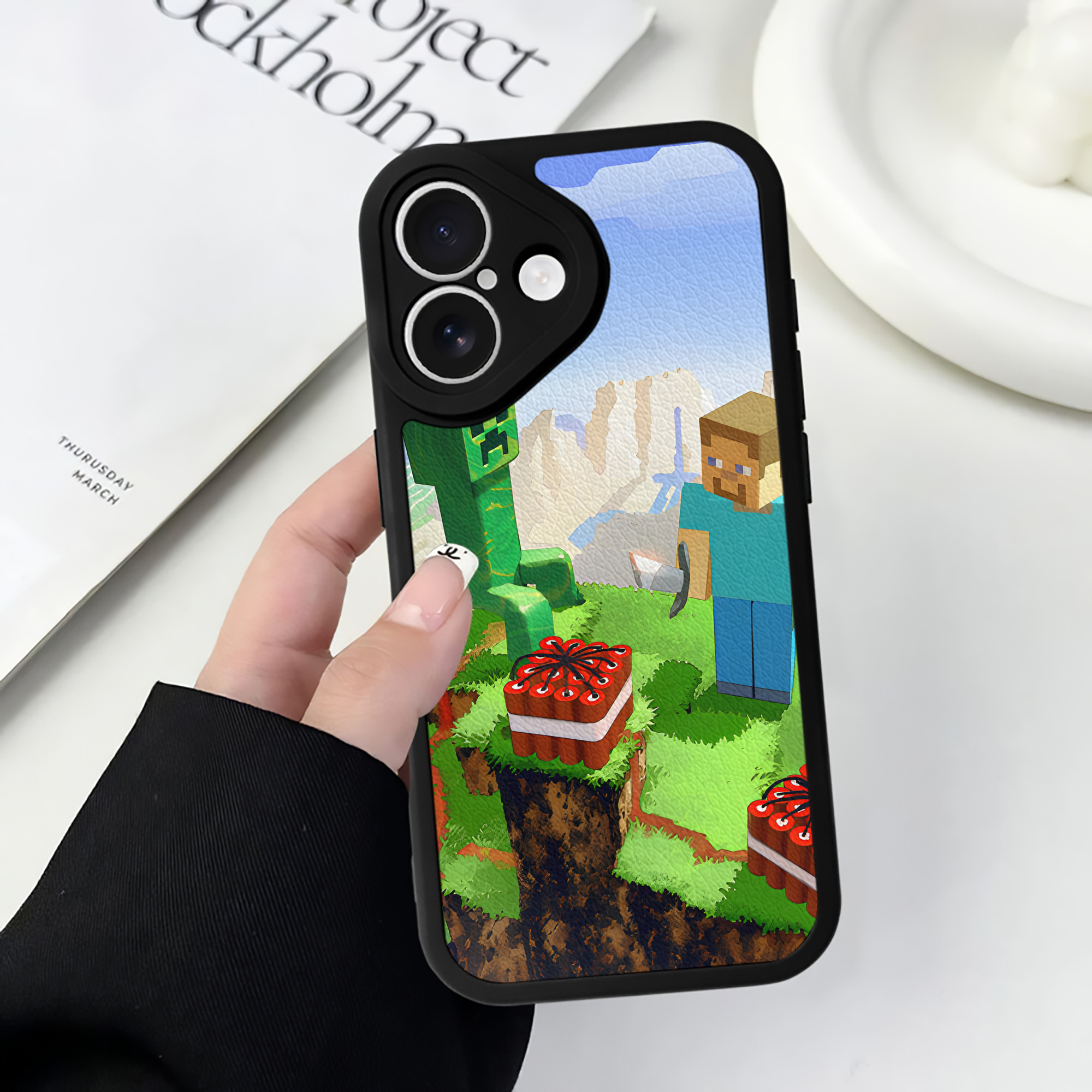 （画像用） マインクラフト ブロックの世界 Minecraft MC Block world 【iPhone 16シリーズ対応】シリコンスマホケース（レザー調） 材質：シリコン
